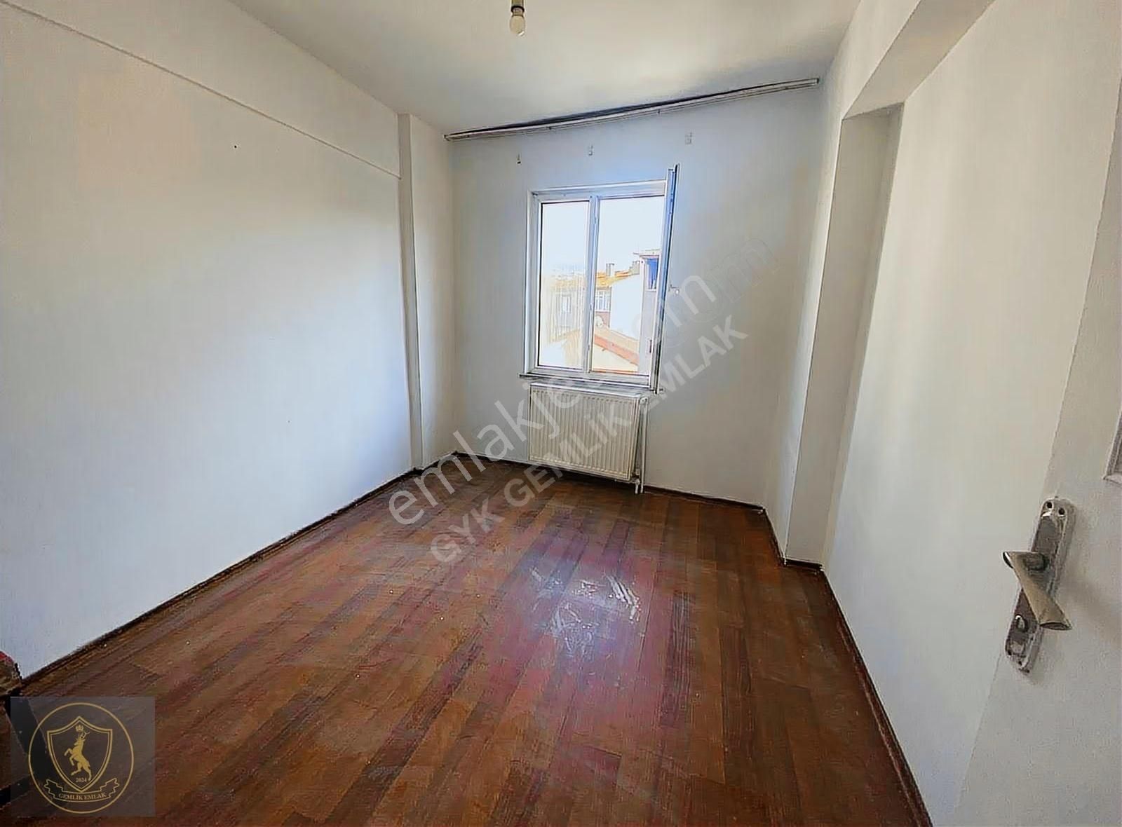 Gemlik Merkezde, Teraslı 2.5+1 Kiralık Daire - Görsel 9