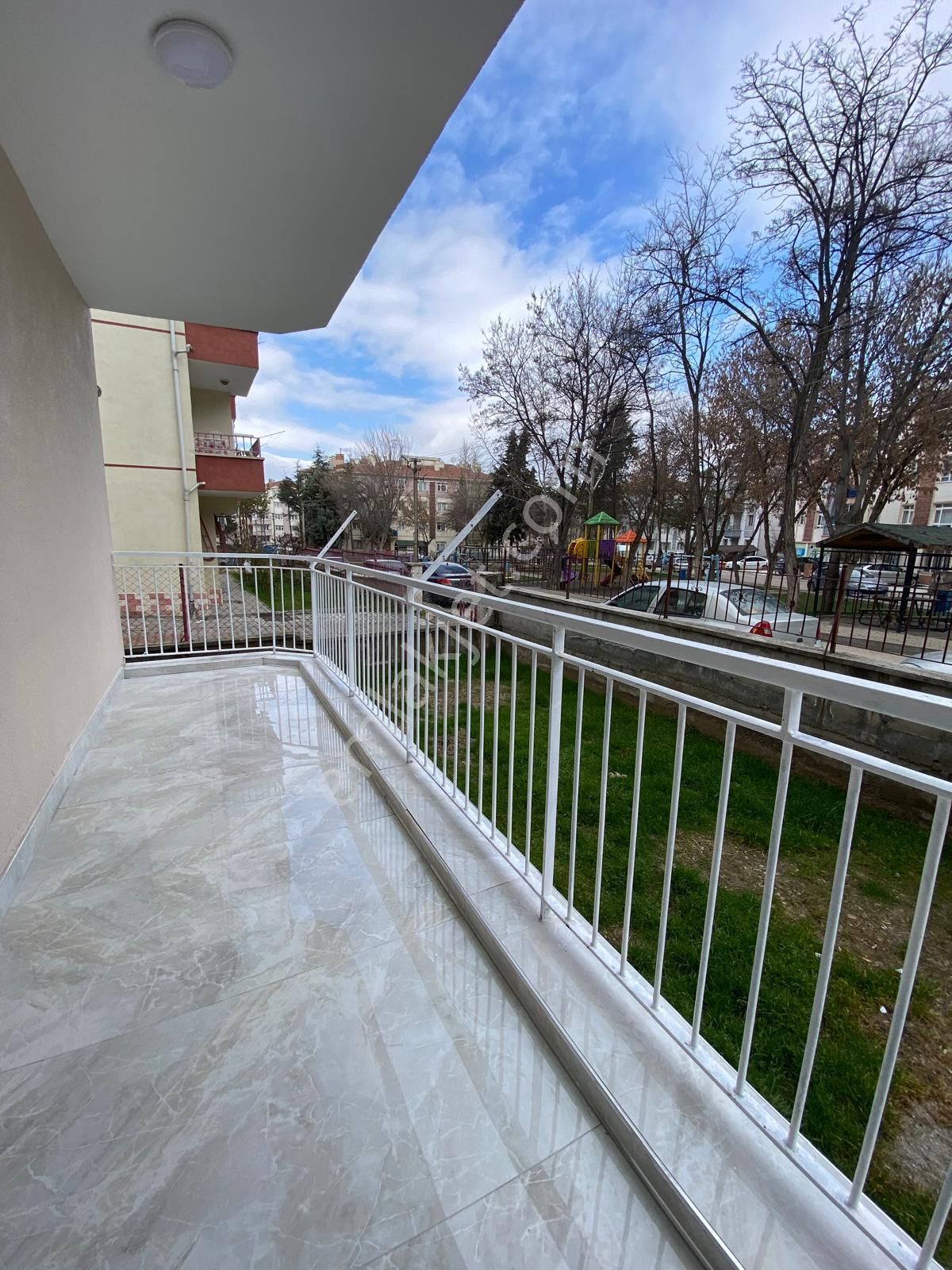 Yılmaz Gayrimenkul'den Malazgirt Mahallesinde Giriş Katta Full Yapılı Lüks Daire - Görsel 28