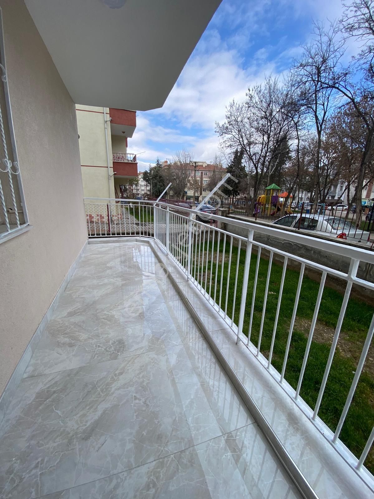 Yılmaz Gayrimenkul'den Malazgirt Mahallesinde Giriş Katta Full Yapılı Lüks Daire - Görsel 26