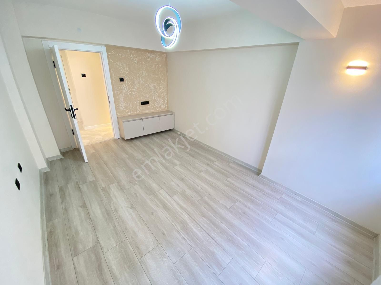 Yılmaz Gayrimenkul'den Malazgirt Mahallesinde Giriş Katta Full Yapılı Lüks Daire - Görsel 35