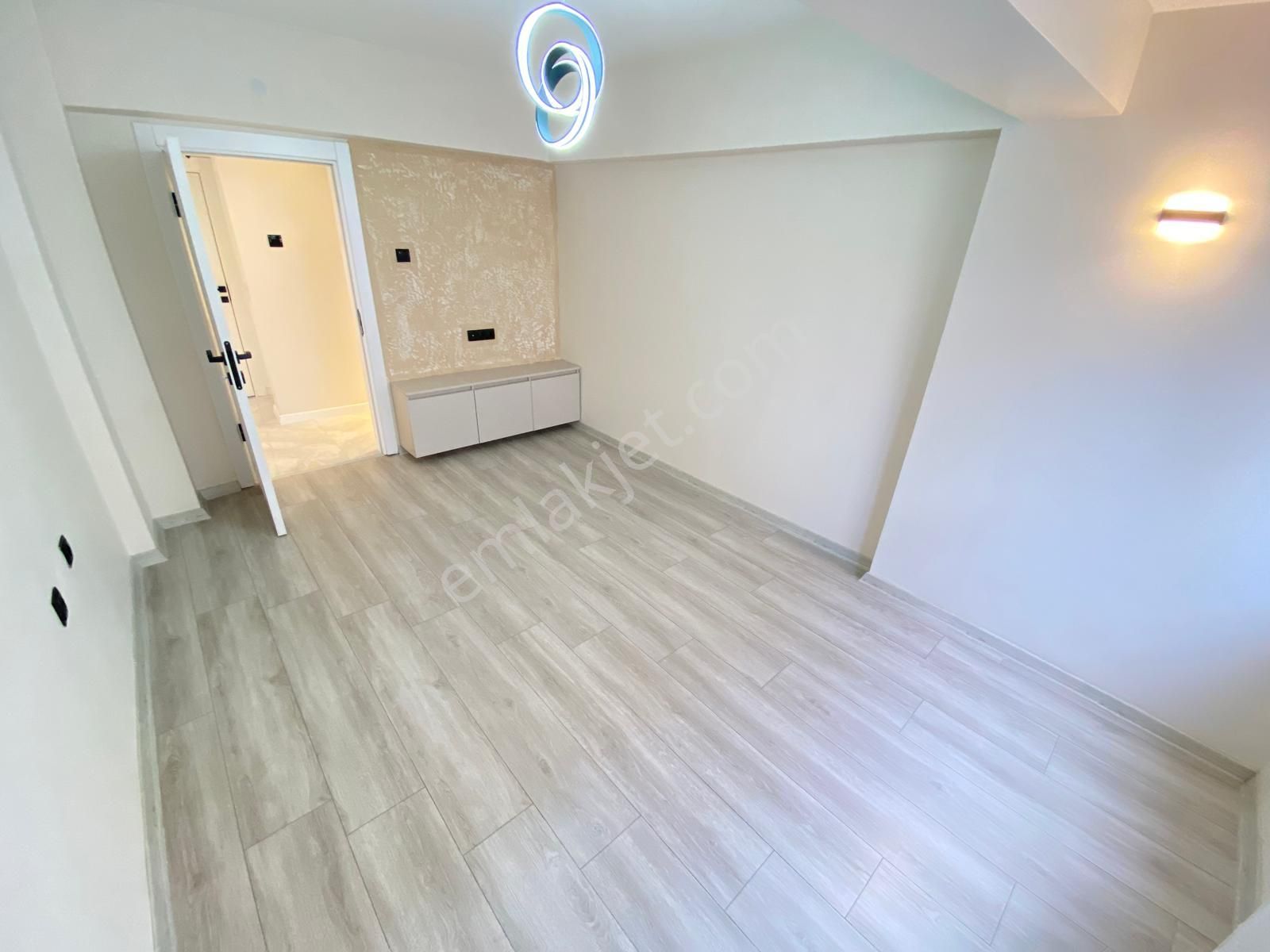 Yılmaz Gayrimenkul'den Malazgirt Mahallesinde Giriş Katta Full Yapılı Lüks Daire - Görsel 31