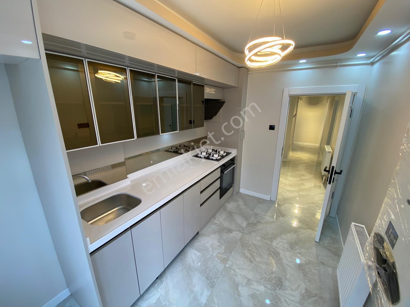 Yılmaz Gayrimenkul'den Malazgirt Mahallesinde Giriş Katta Full Yapılı Lüks Daire - Görsel 19