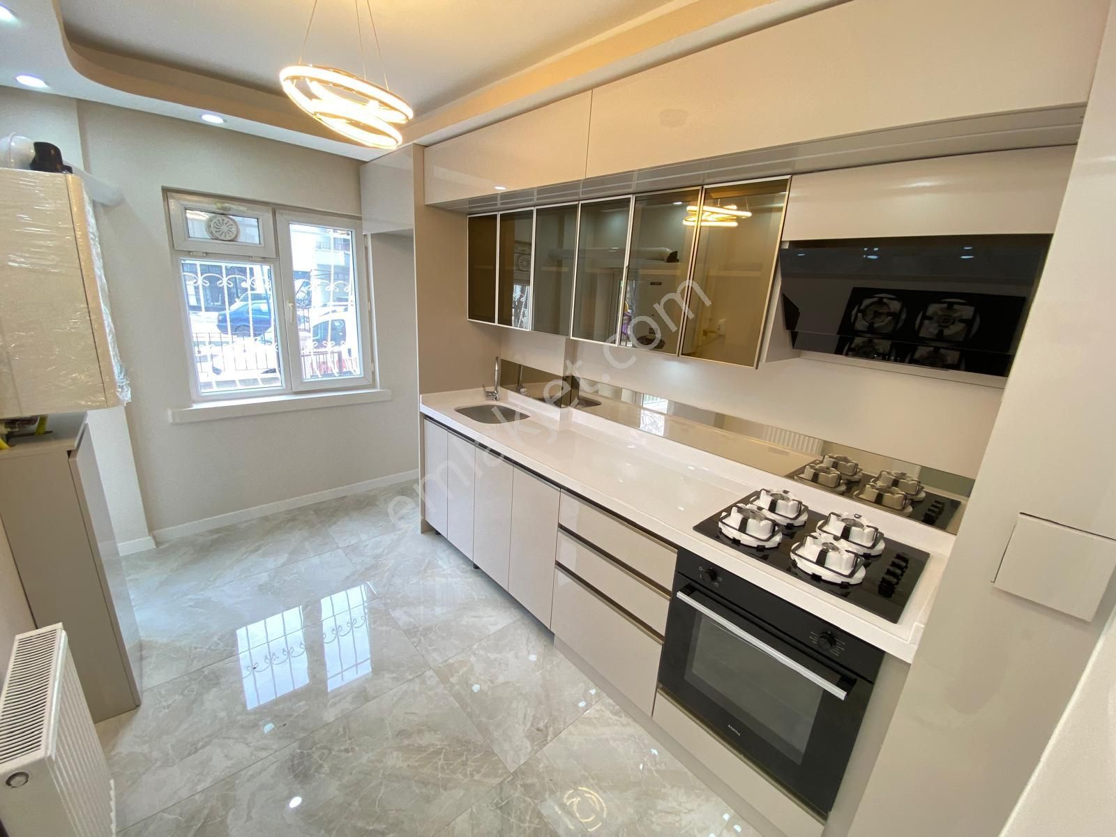 Yılmaz Gayrimenkul'den Malazgirt Mahallesinde Giriş Katta Full Yapılı Lüks Daire - Görsel 11