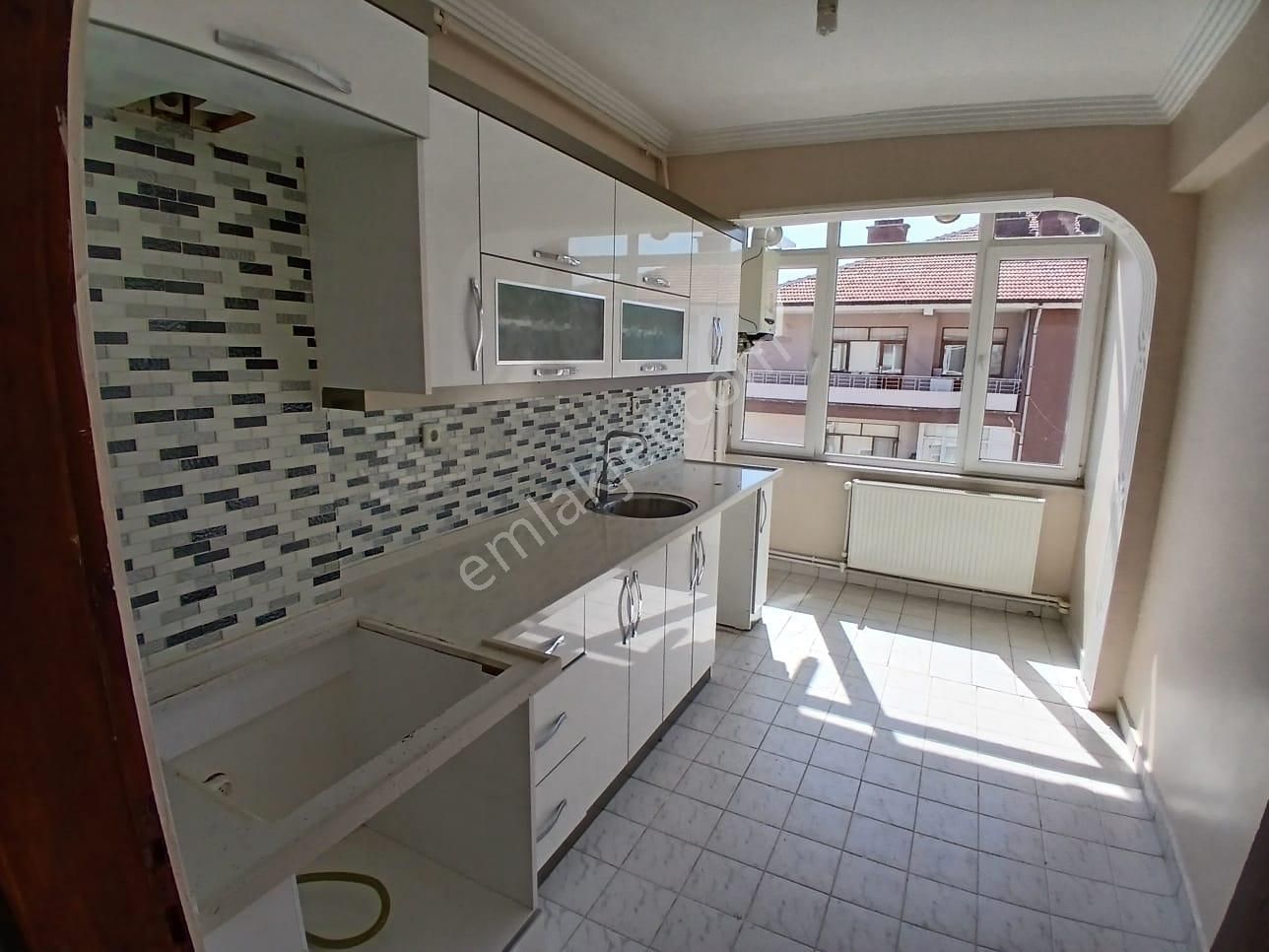 Akçay Emlak'tan Akşehir Mualla Nigar Ortaokulu Yanında Asansörlü Bakımlı Kiralık 3+1 Daire - Görsel 35