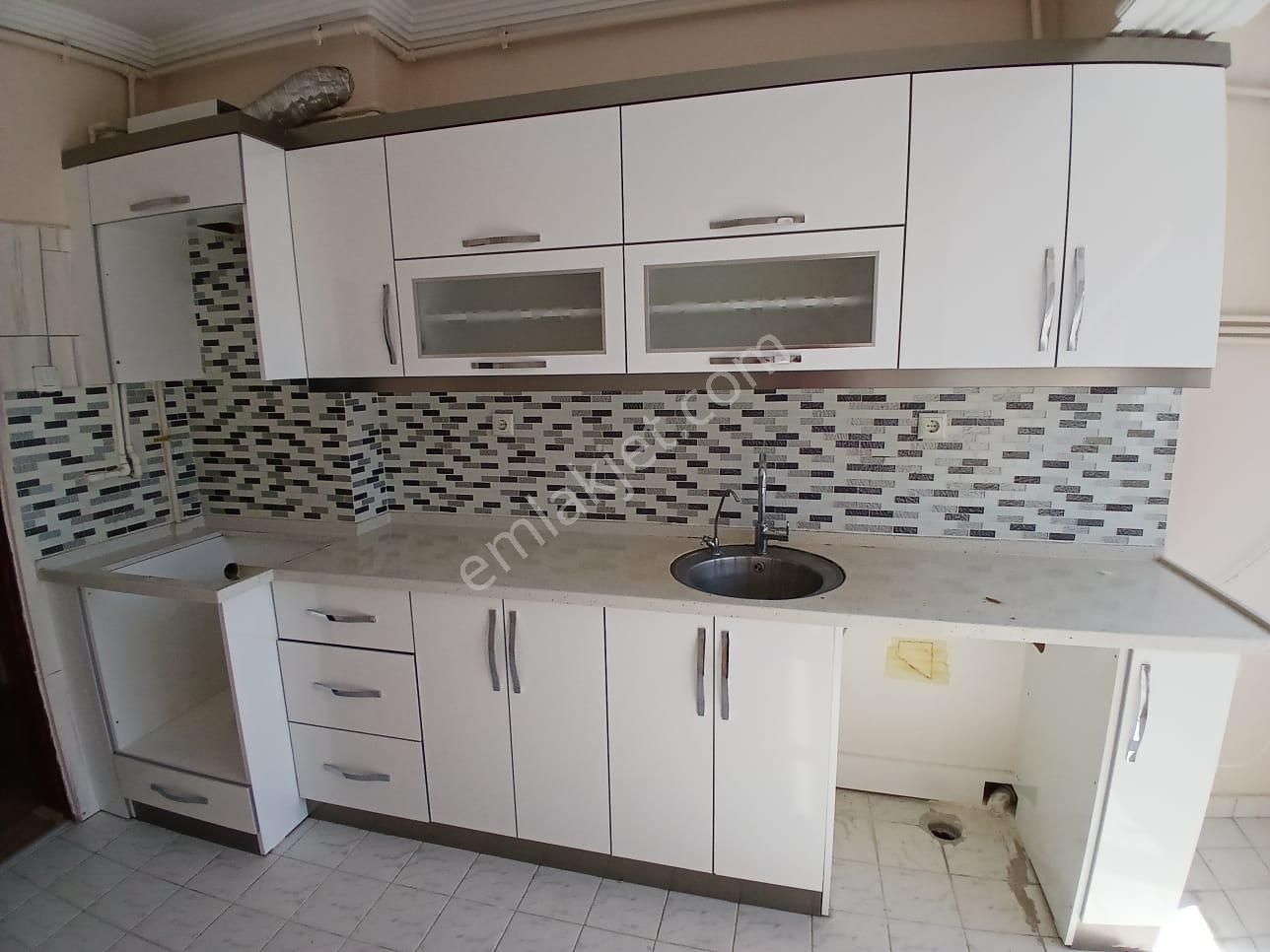 Akçay Emlak'tan Akşehir Mualla Nigar Ortaokulu Yanında Asansörlü Bakımlı Kiralık 3+1 Daire - Görsel 30