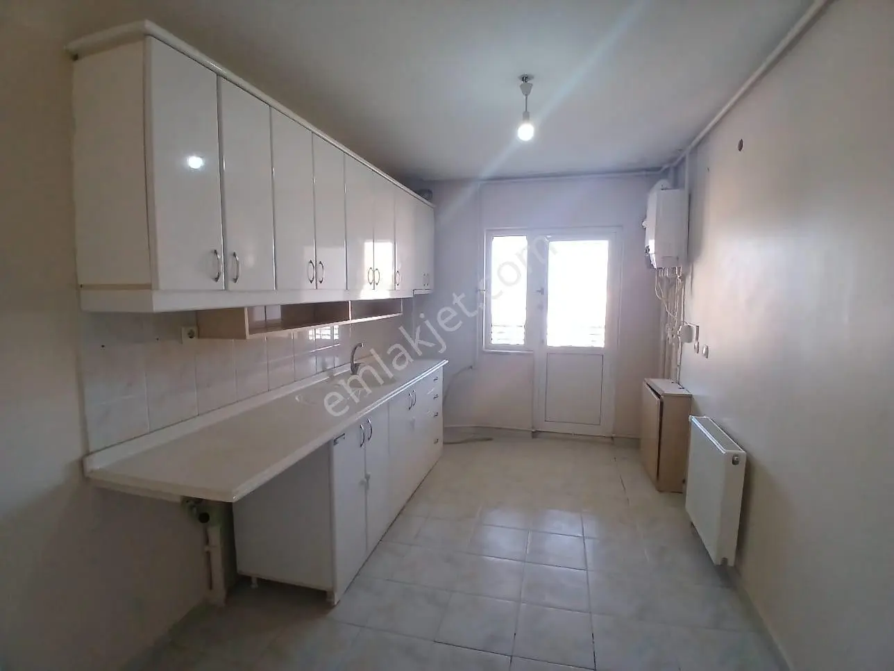 Akçay Emlak'tan Akşehir Kuruçay Tokide Geniş Kiralık 3+1 Daire