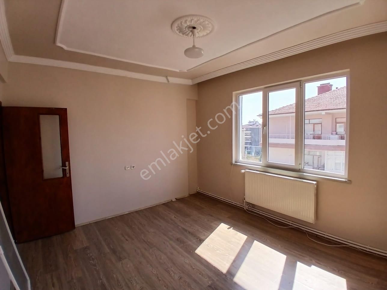 Akçay Emlak'tan Akşehir Mualla Nigar Ortaokulu Yanında Asansörlü Bakımlı Kiralık 3+1 Daire - Görsel 15