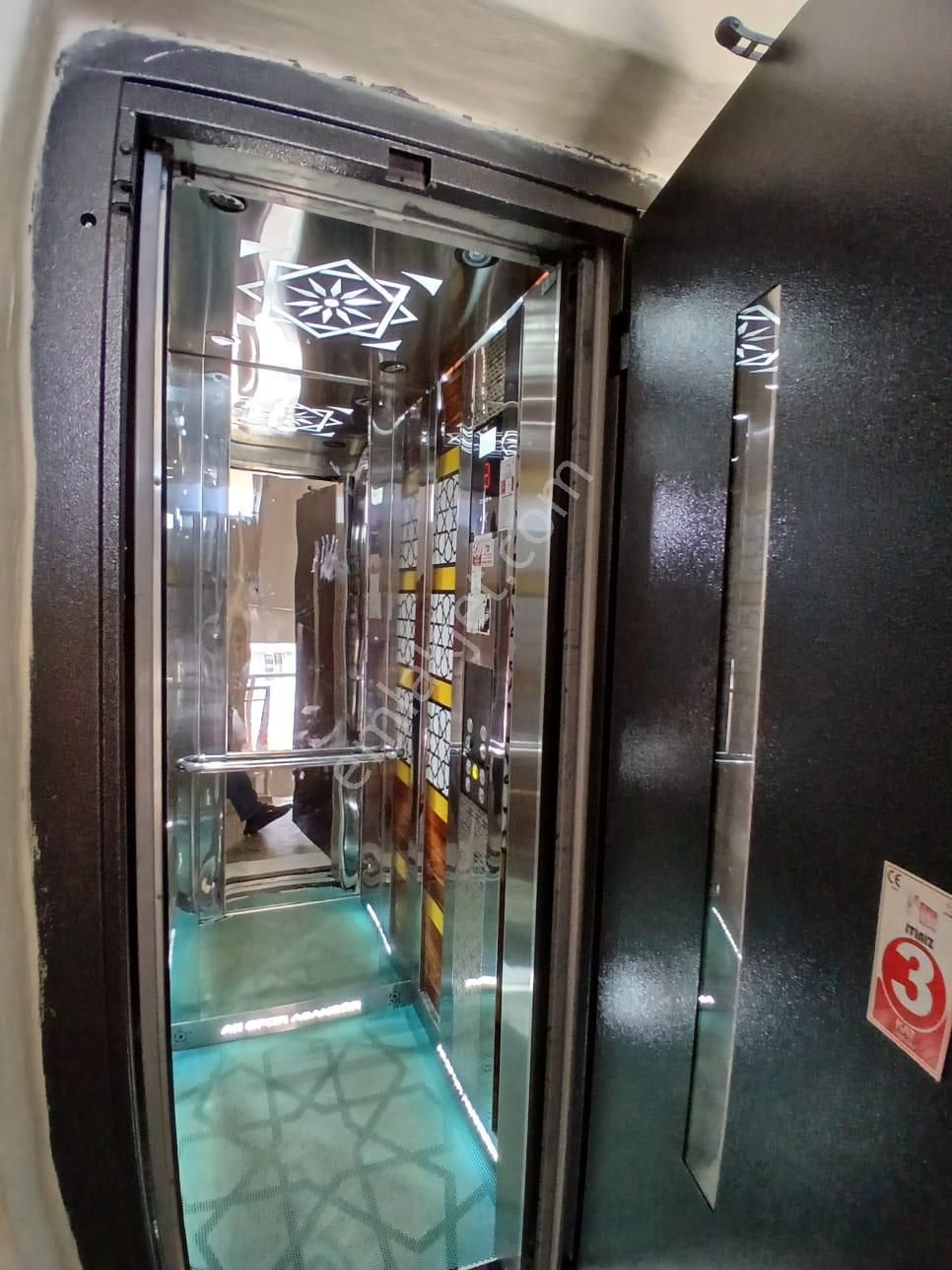 Akçay Emlak'tan Akşehir Mualla Nigar Ortaokulu Yanında Asansörlü Bakımlı Kiralık 3+1 Daire - Görsel 3