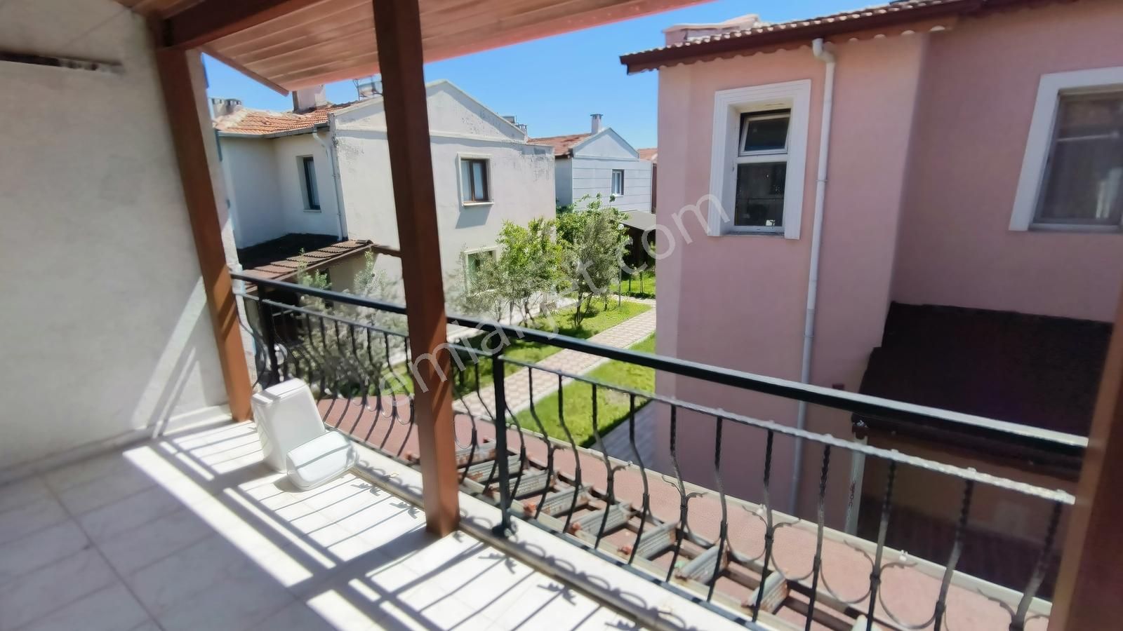Ayvalık Sarımsaklıda Site İçinde 3+1 Villa - Görsel 10
