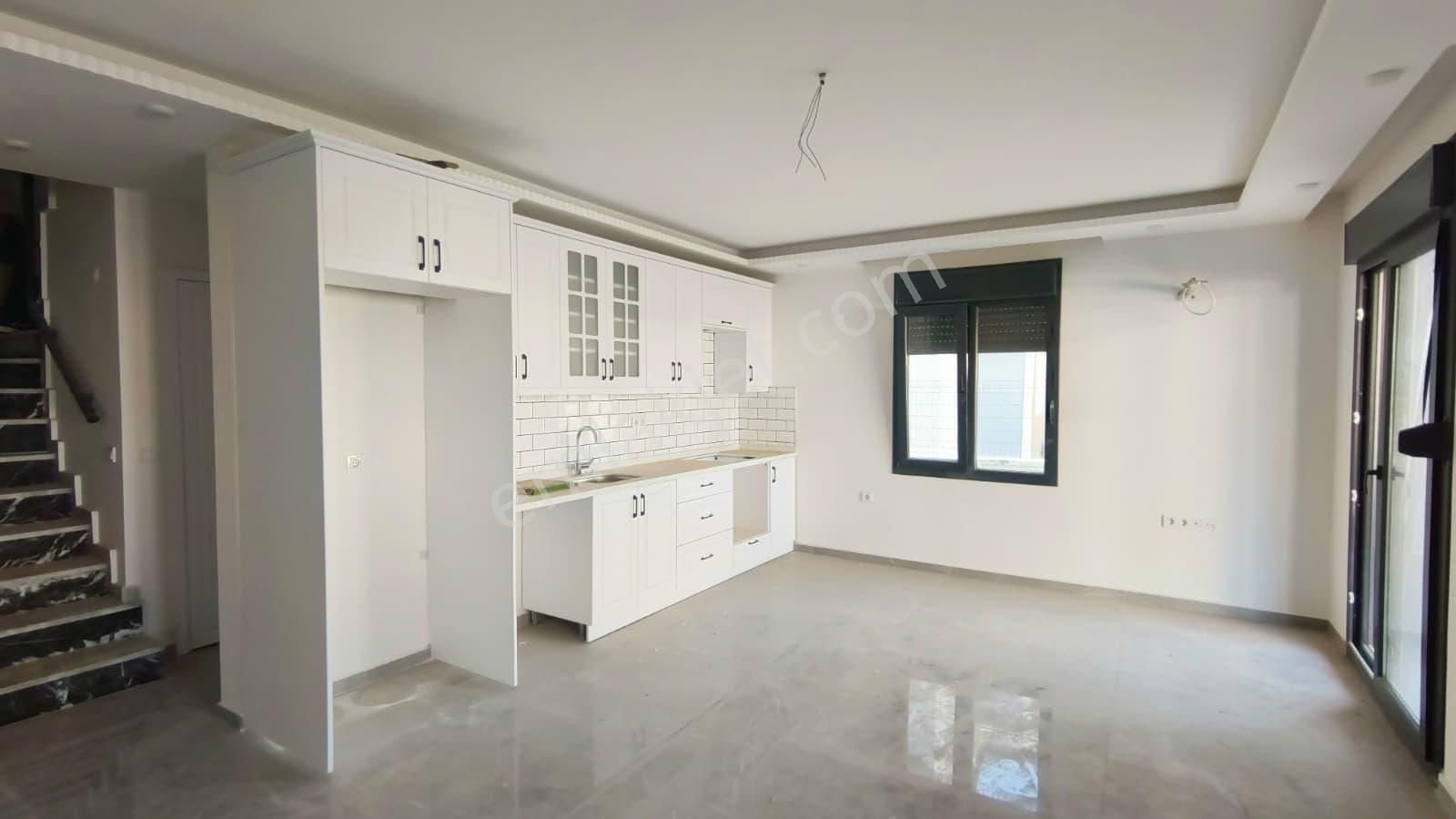 Sarımsaklı Küçükköyde Köşe Parselde Modern 4+1 Dubleks Villa - Görsel 7