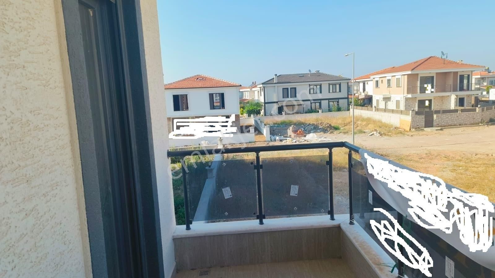Sarımsaklı Küçükköyde Köşe Parselde Modern 4+1 Dubleks Villa - Görsel 3