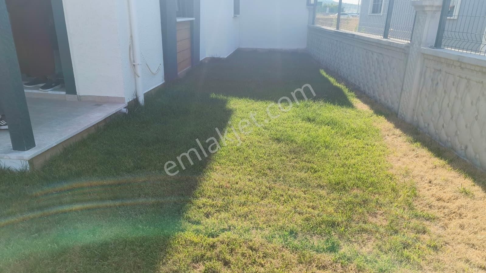 Sarımsaklı Küçükköyde Köşe Parselde Modern 4+1 Dubleks Villa - Görsel 33