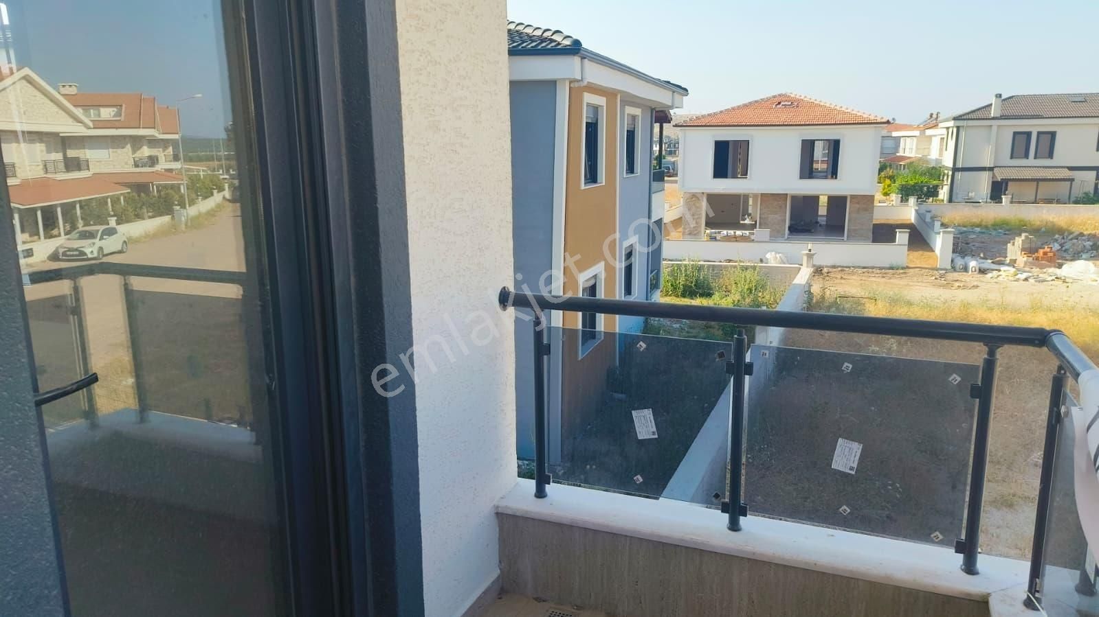 Sarımsaklı Küçükköyde Köşe Parselde Modern 4+1 Dubleks Villa - Görsel 12
