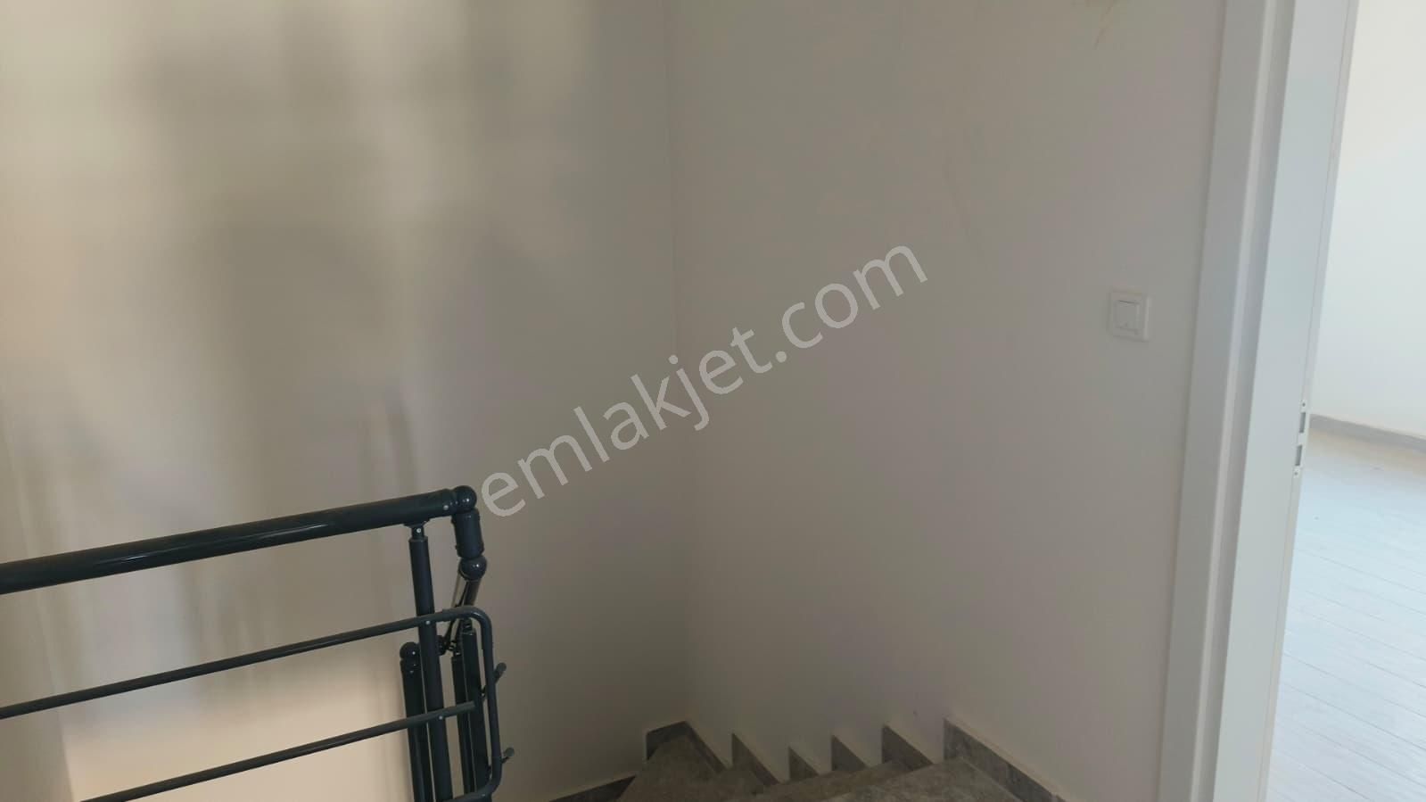 Sarımsaklı Küçükköyde Köşe Parselde Modern 4+1 Dubleks Villa - Görsel 21