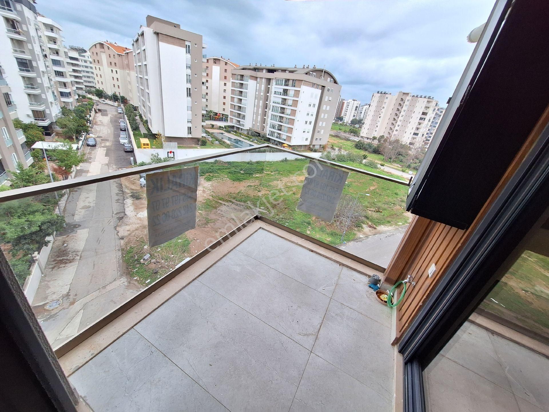 Konyaaltı Uncalı Mahallesinde Havuzlu Güvenlikli Sitede Doğalgaz Kombili 2 +1 Daire - Görsel 17
