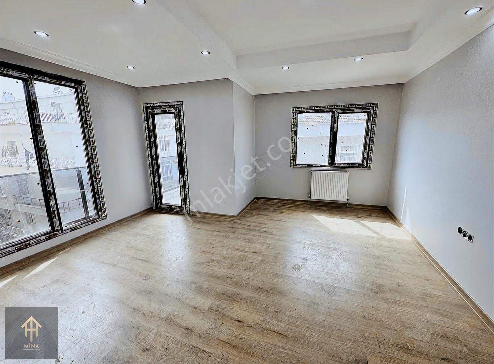 Yüksek Tavan Sıfır Ön Cephe Metrobüse 1dk Mesafede 4+2 - Görsel 9