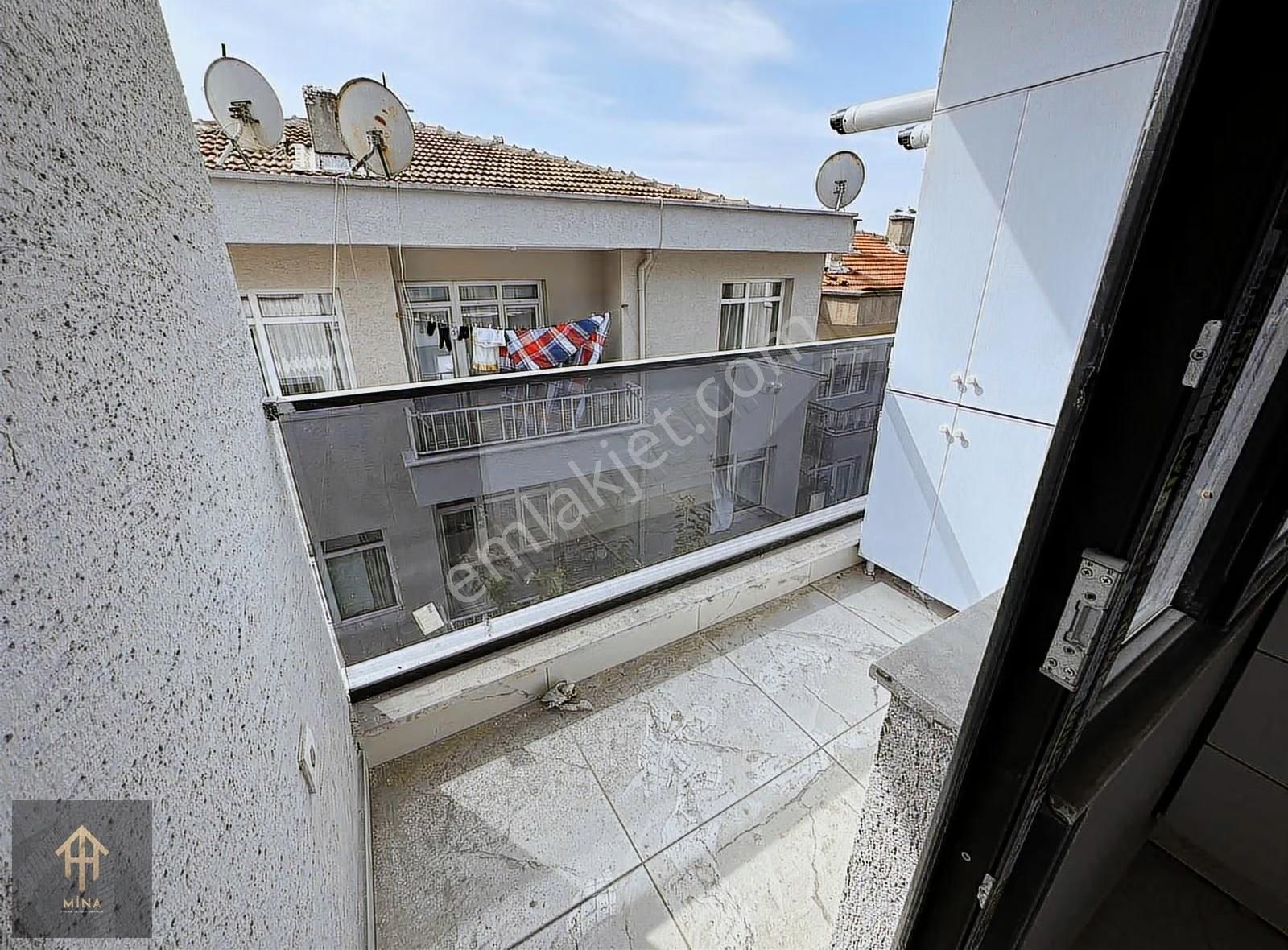 Yüksek Tavan Sıfır Ön Cephe Metrobüse 1dk Mesafede 4+2 - Görsel 28