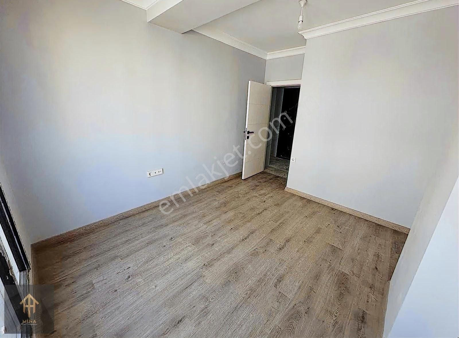 Yüksek Tavan Sıfır Ön Cephe Metrobüse 1dk Mesafede 4+2 - Görsel 14