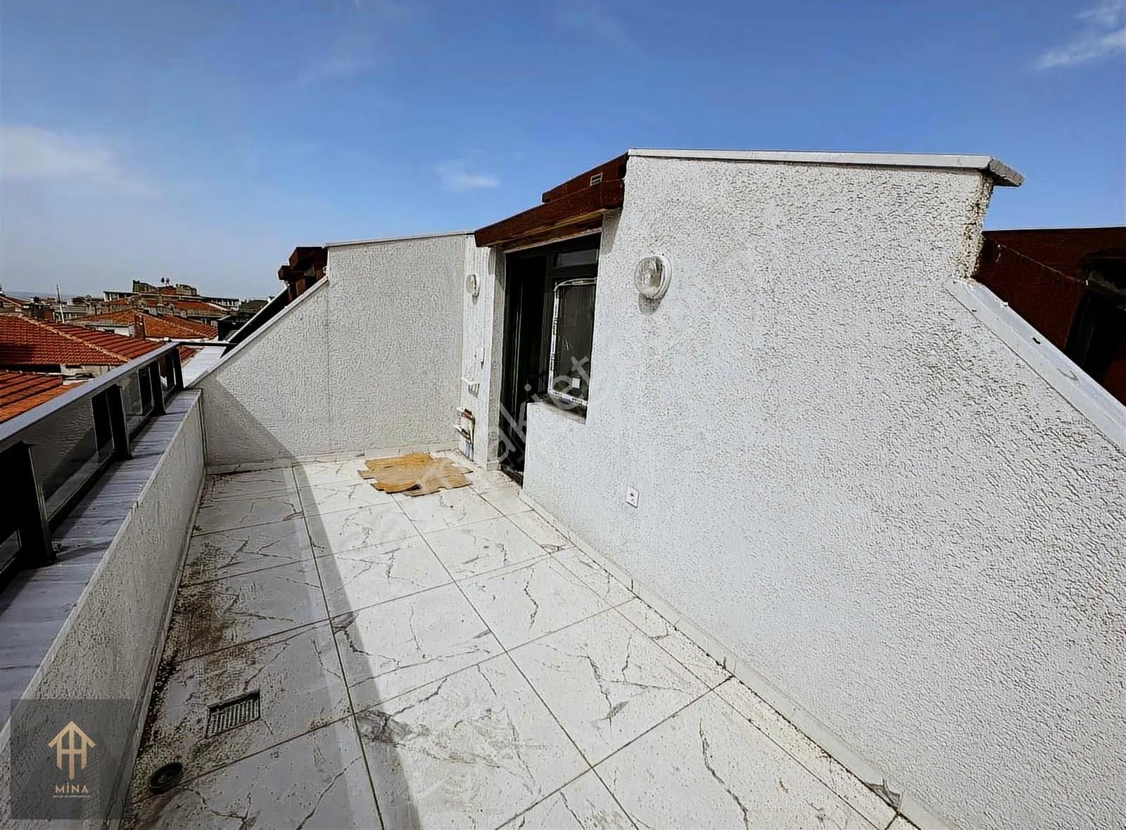 Yüksek Tavan Sıfır Ön Cephe Metrobüse 1dk Mesafede 4+2 - Görsel 13