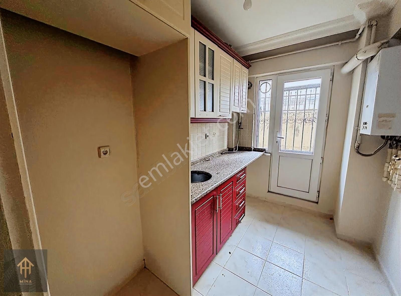 Bahçe Kullanımlı Giriş Kat Daire Metrobüse 10 Dk Mesafede - Görsel 6