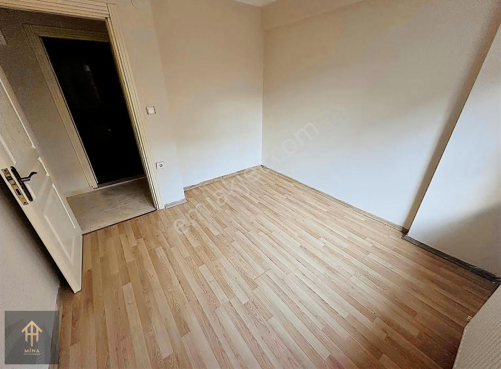 Bahçe Kullanımlı Giriş Kat Daire Metrobüse 10 Dk Mesafede - Görsel 18