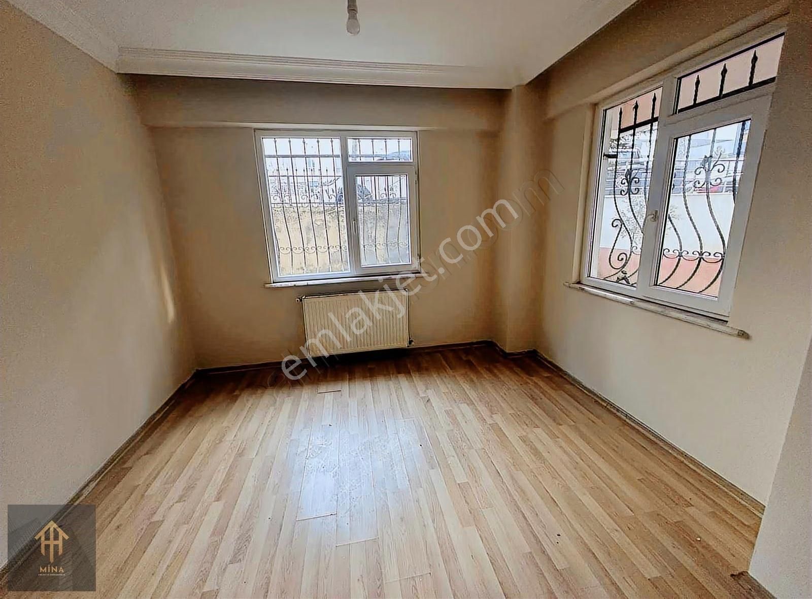 Bahçe Kullanımlı Giriş Kat Daire Metrobüse 10 Dk Mesafede - Görsel 23