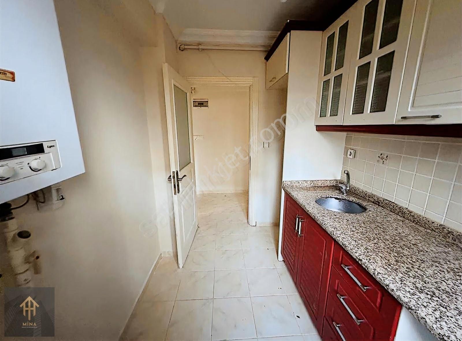 Bahçe Kullanımlı Giriş Kat Daire Metrobüse 10 Dk Mesafede - Görsel 16