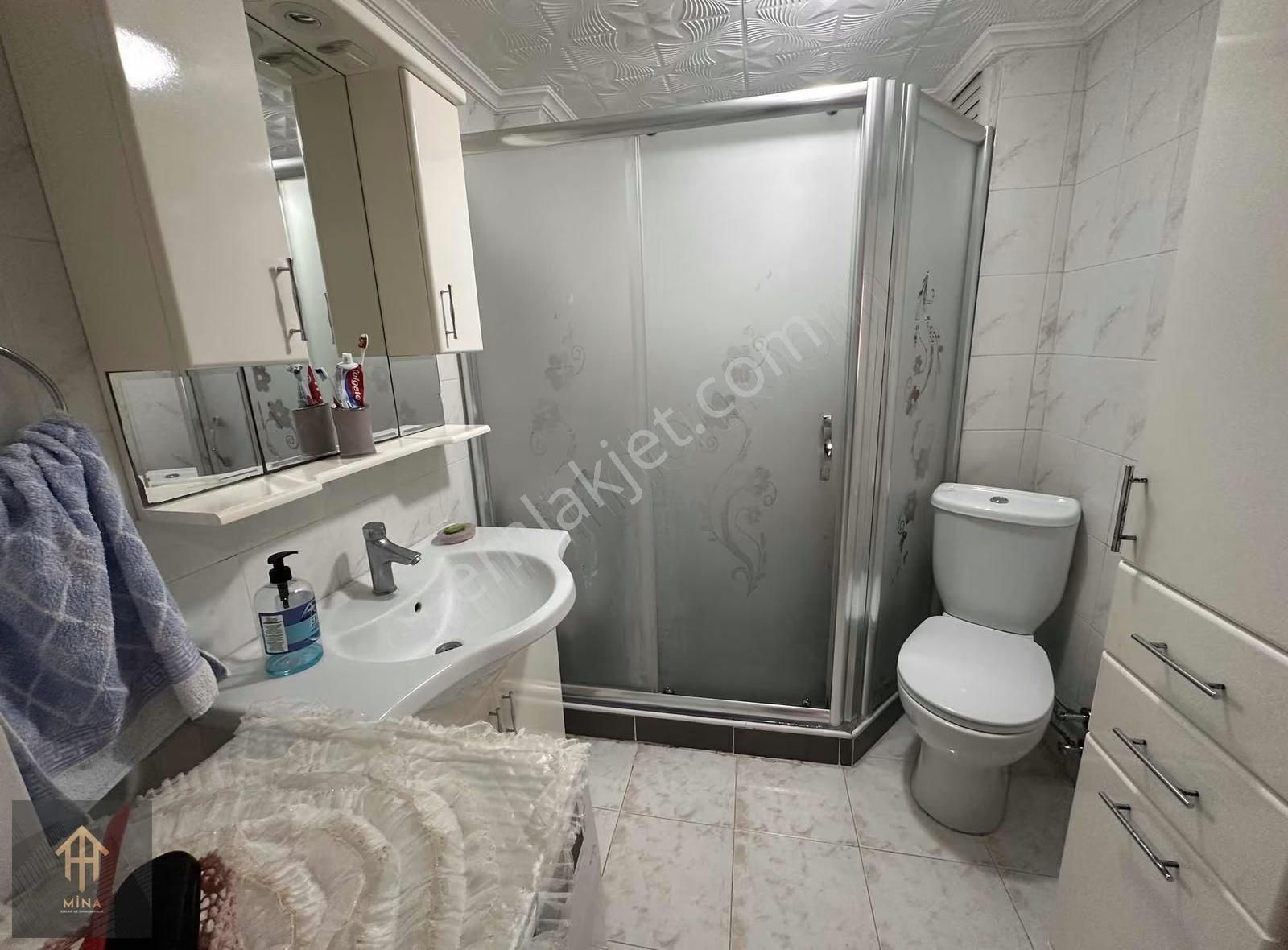 İçi Yenilenmiş Metrobüse 3 Dk Mesafede Ön Cephe Ara Kat Boş 2+1 - Görsel 25