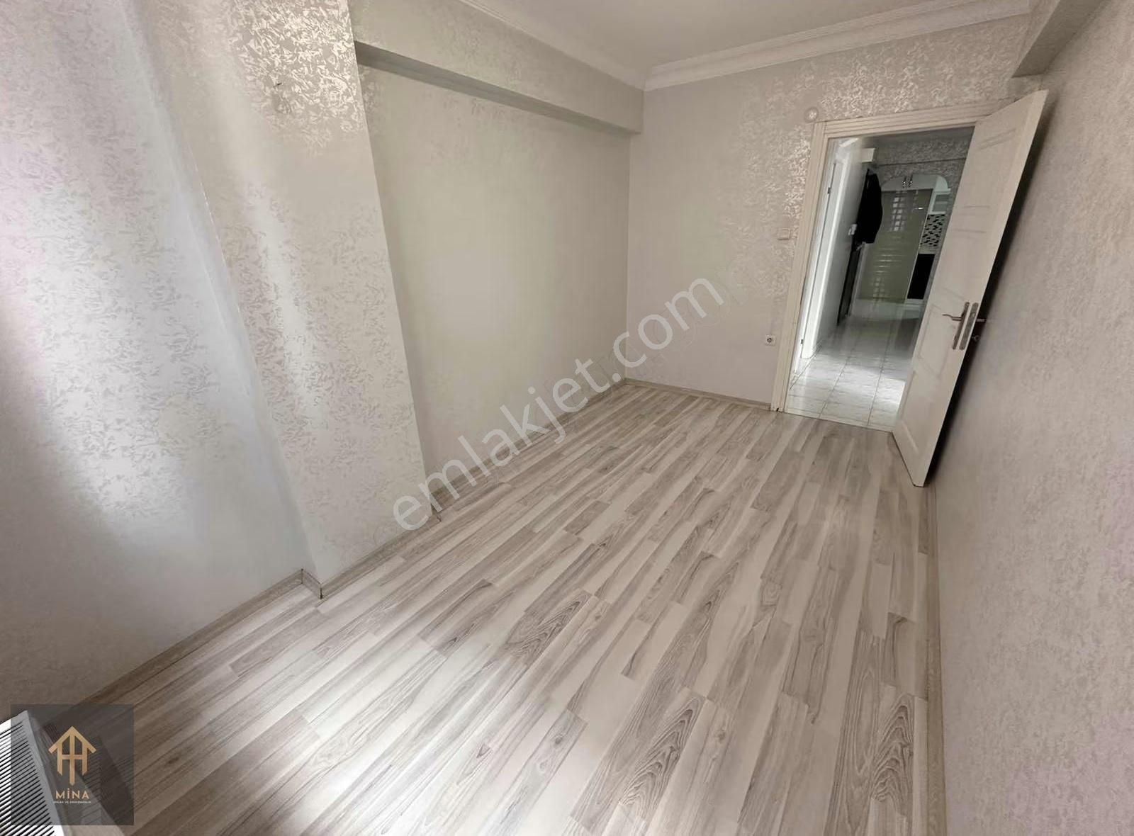 İçi Yenilenmiş Metrobüse 3 Dk Mesafede Ön Cephe Ara Kat Boş 2+1 - Görsel 30