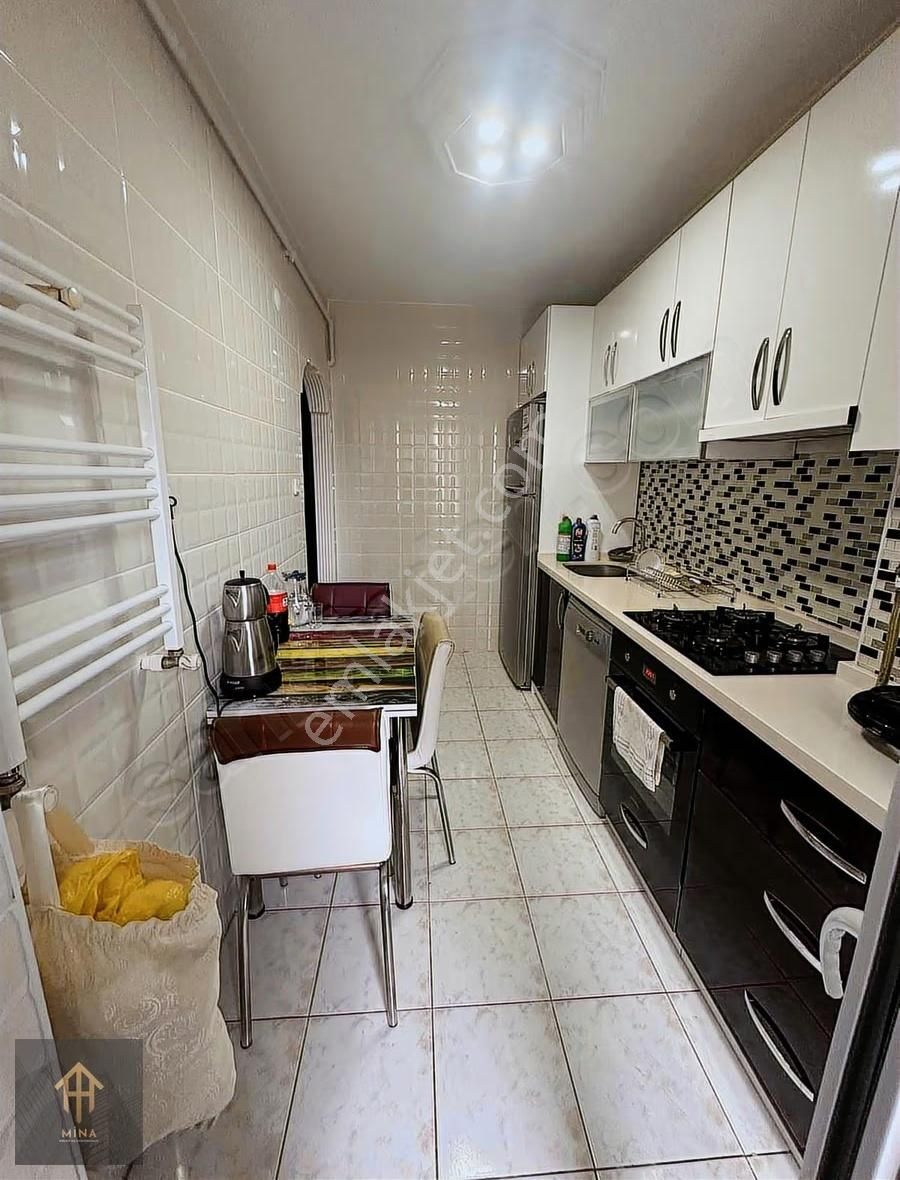 İçi Yenilenmiş Metrobüse 3 Dk Mesafede Ön Cephe Ara Kat Boş 2+1 - Görsel 31