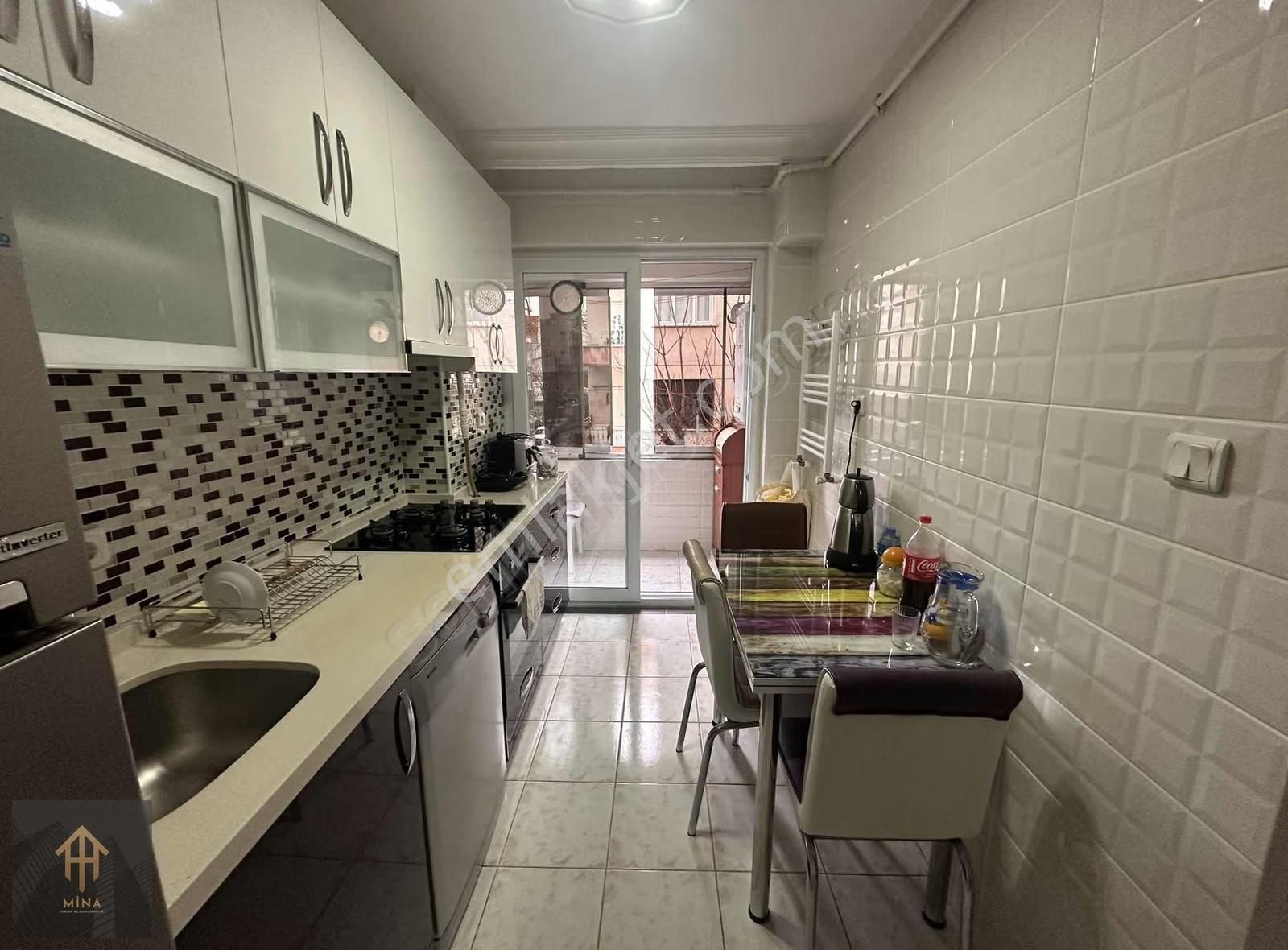 İçi Yenilenmiş Metrobüse 3 Dk Mesafede Ön Cephe Ara Kat Boş 2+1 - Görsel 10