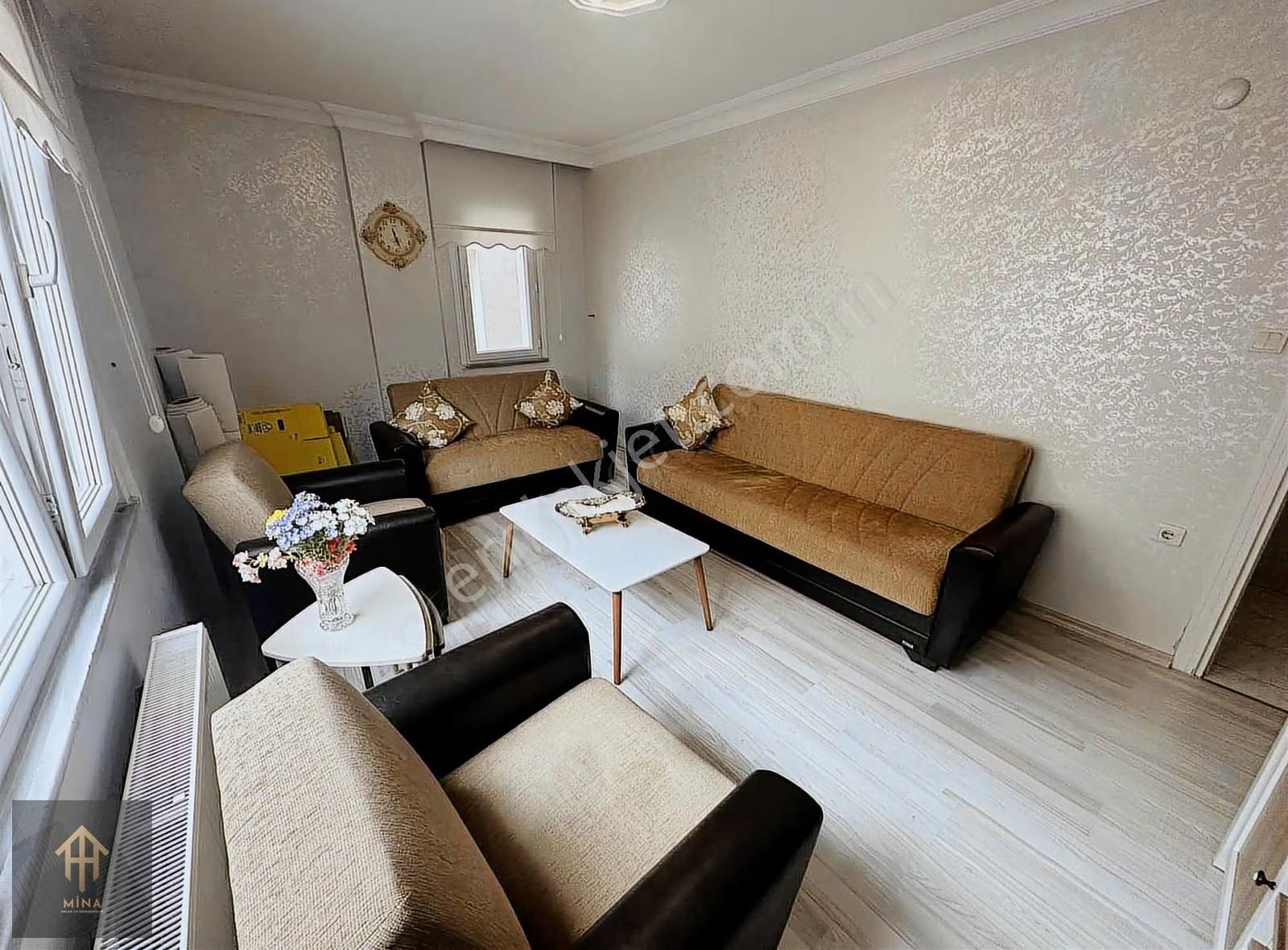 İçi Yenilenmiş Metrobüse 3 Dk Mesafede Ön Cephe Ara Kat Boş 2+1 - Görsel 11