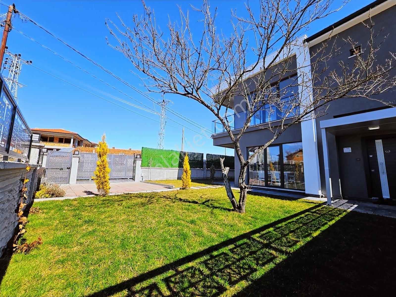 Garanti Emlak' Tan Müstakil Bahçeli, 4+1 Emsalsiz Kalitede Villa - Görsel 12