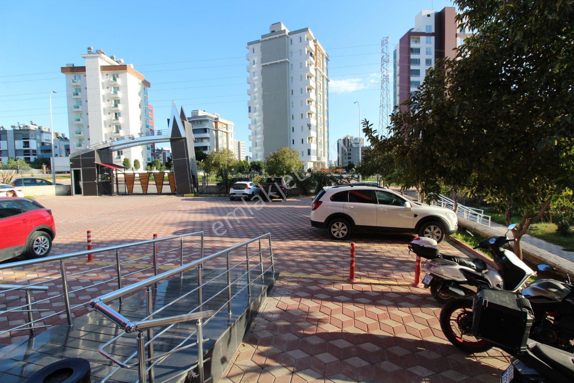 Aslan'dan 34.cadde De Geniş Peyzajlı Full Eşyalı Rezidans - Görsel 16