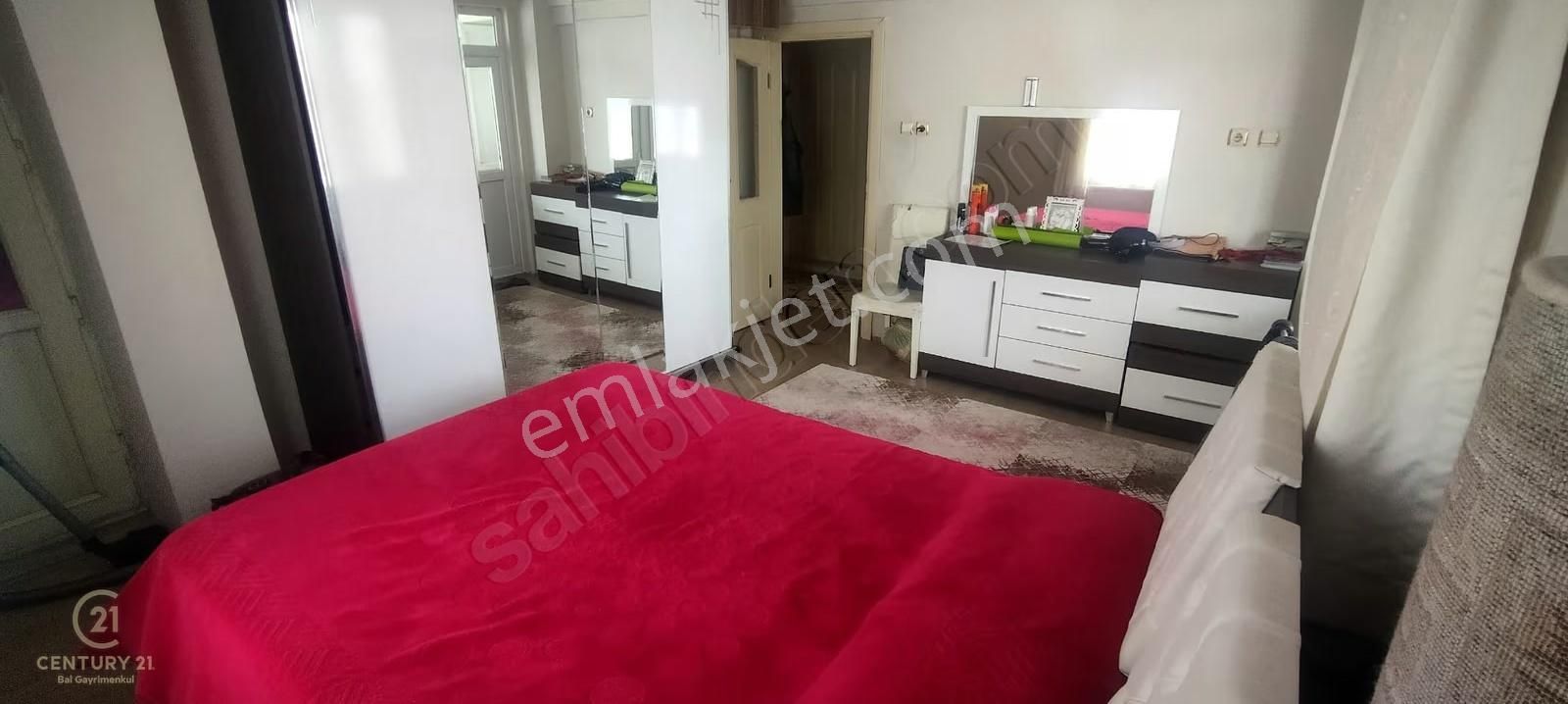 C21 Bal'dan Sütlücede, Şehir Manzaralı,geniş Satılık 2+1 Daire - Görsel 2