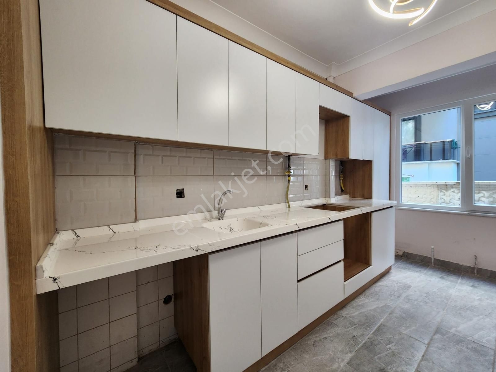 Kumsaldan Altınkumda Denize 150mt Çift Balkonlu_2+1_ferah Daire* - Görsel 29