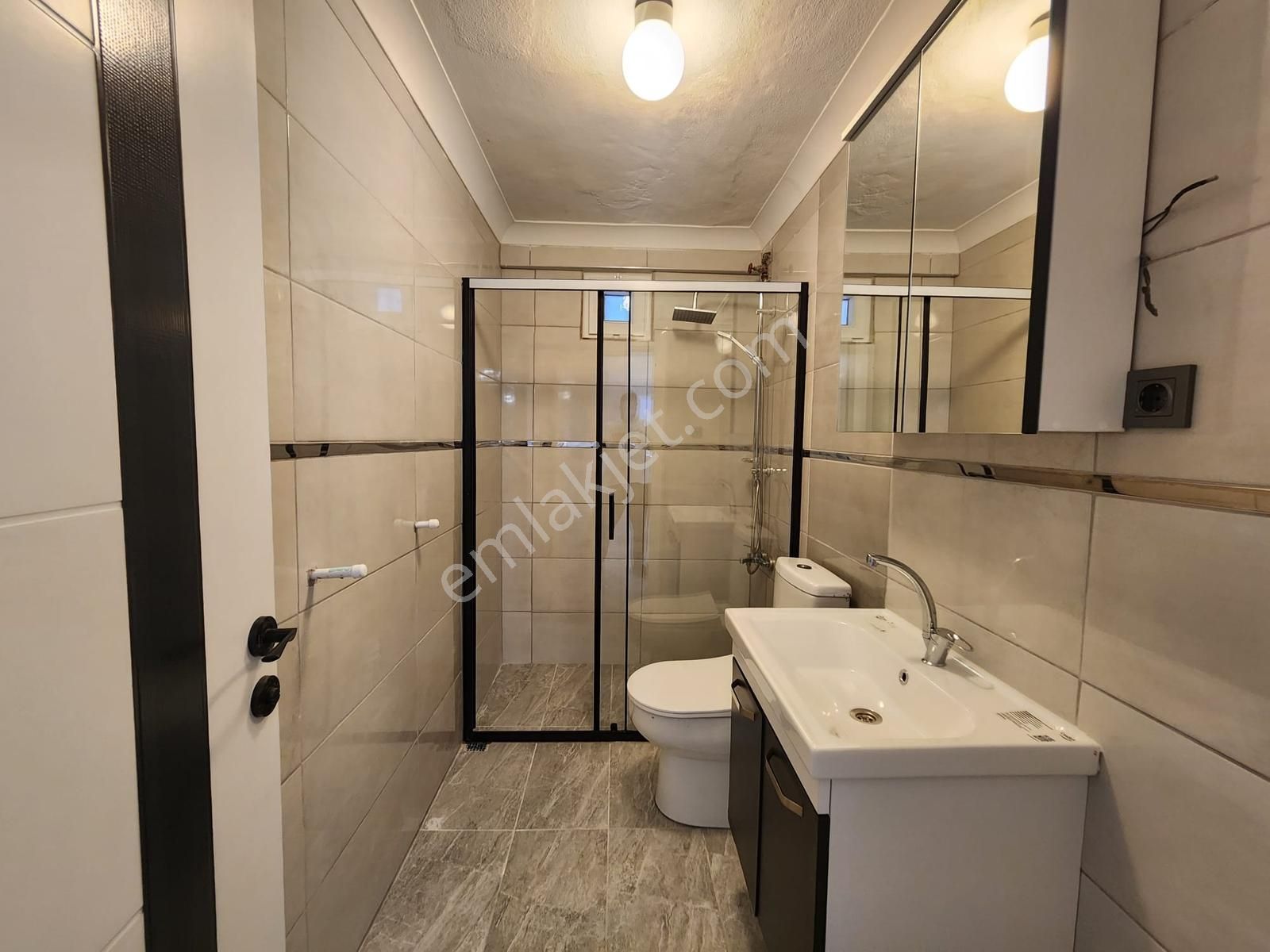 Kumsaldan Altınkumda Denize 150mt Çift Balkonlu_2+1_ferah Daire* - Görsel 16