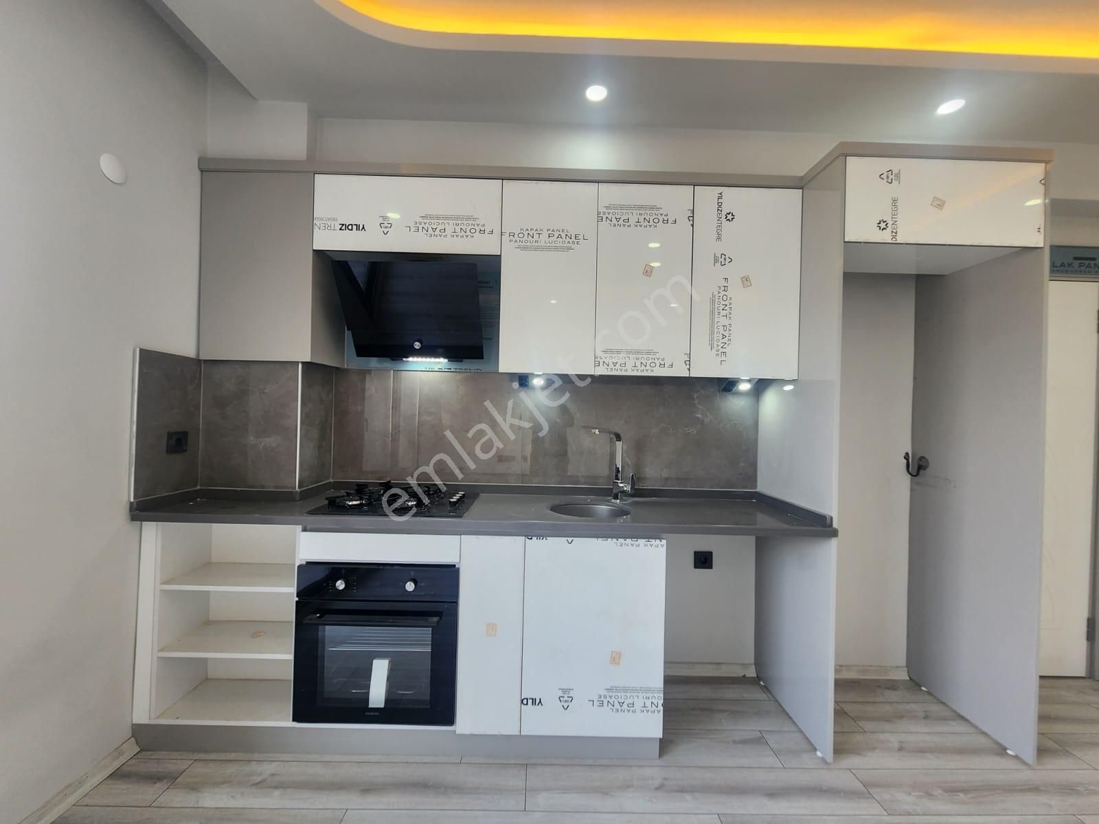 Kumsaldan Akçayda Merkezi Konumda Denize 50 Mt_1+1_sıfır Daire