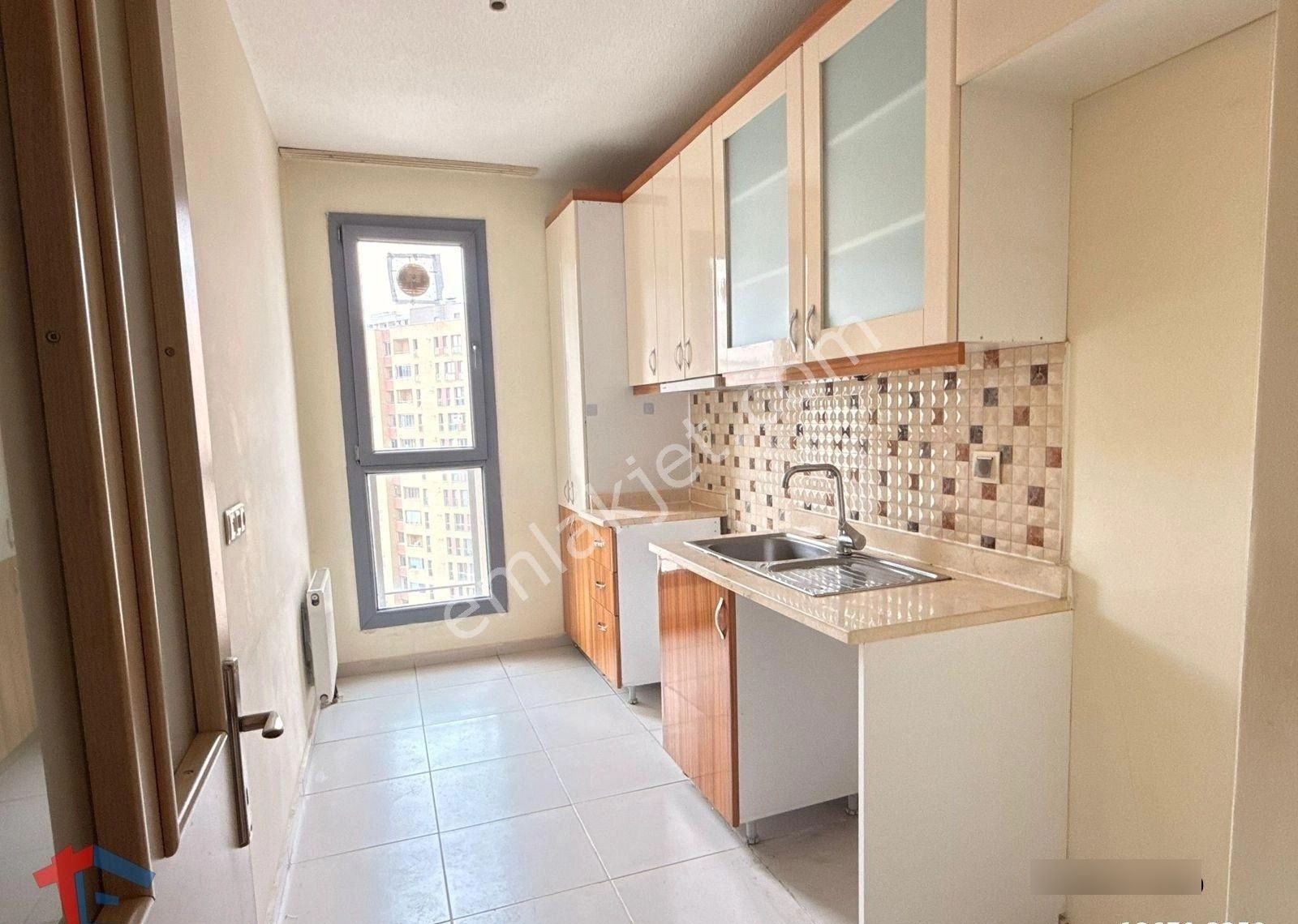 Manzaralı Temiz Kullanışlı Kiralık 2+1 - Görsel 13