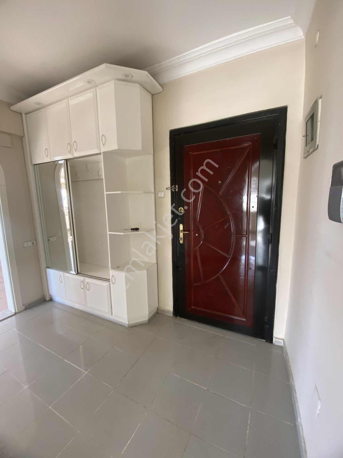 Adnan Menderes Mahallesinde Kiralık Geniş 3+1 Daire - Görsel 28