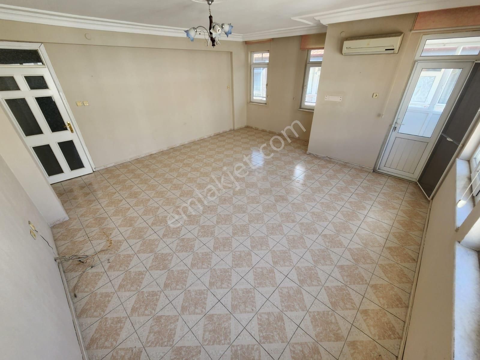 Kumsaldan İkizçay'da Muhteşem Fiyatıyla_2+1_satılık Geniş Daire! - Görsel 2