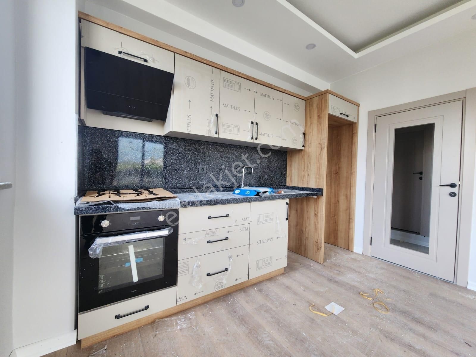 Kumsaldan Akçayda Çift Balkonlu Ara Kat Ön Cephe_2+1_sıfır Daire