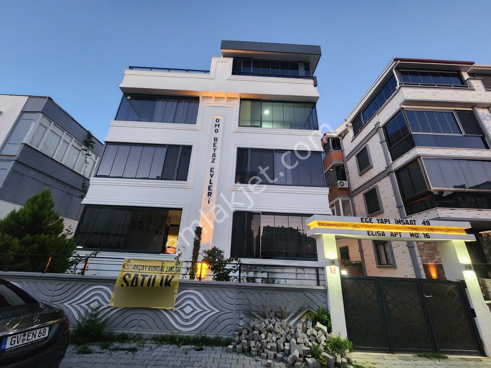 Yetkisi Kumsaldan Denize 100 Mt! Ara Kat Geniş_1+1_satılık Daire