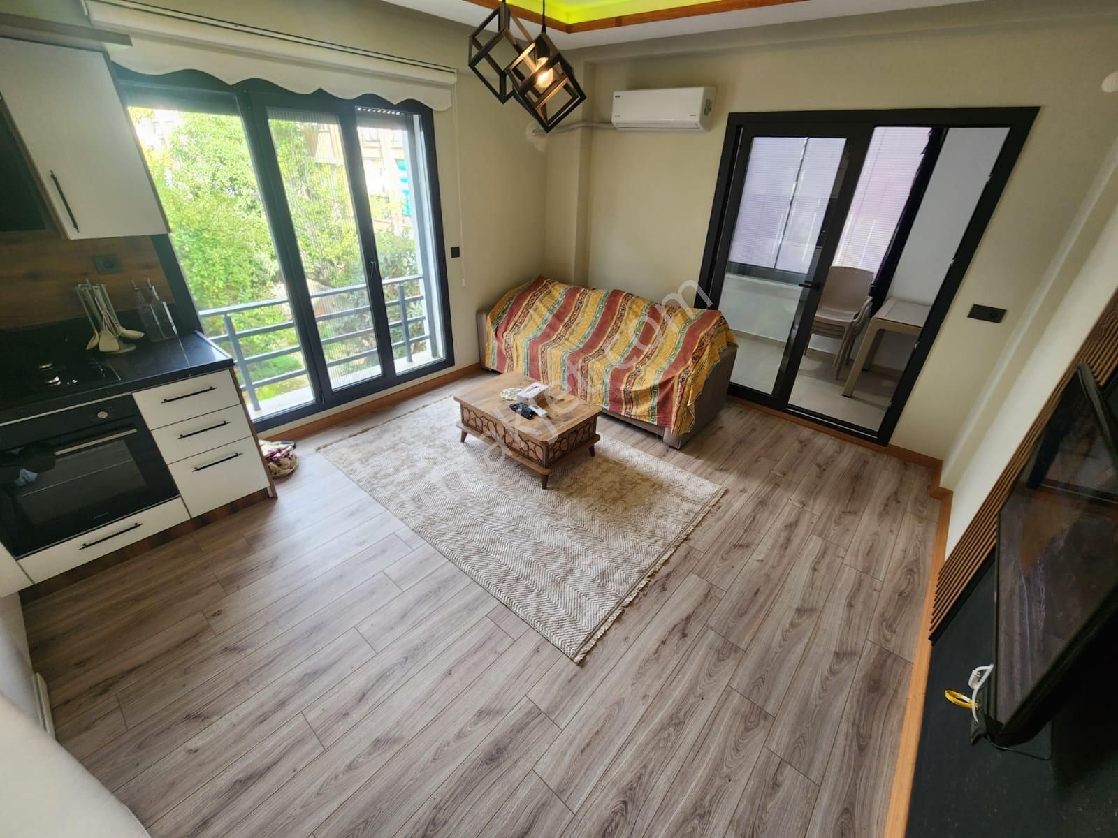 Yetkisi Kumsaldan Denize 100 Mt! Ara Kat Geniş_1+1_satılık Daire - Görsel 8