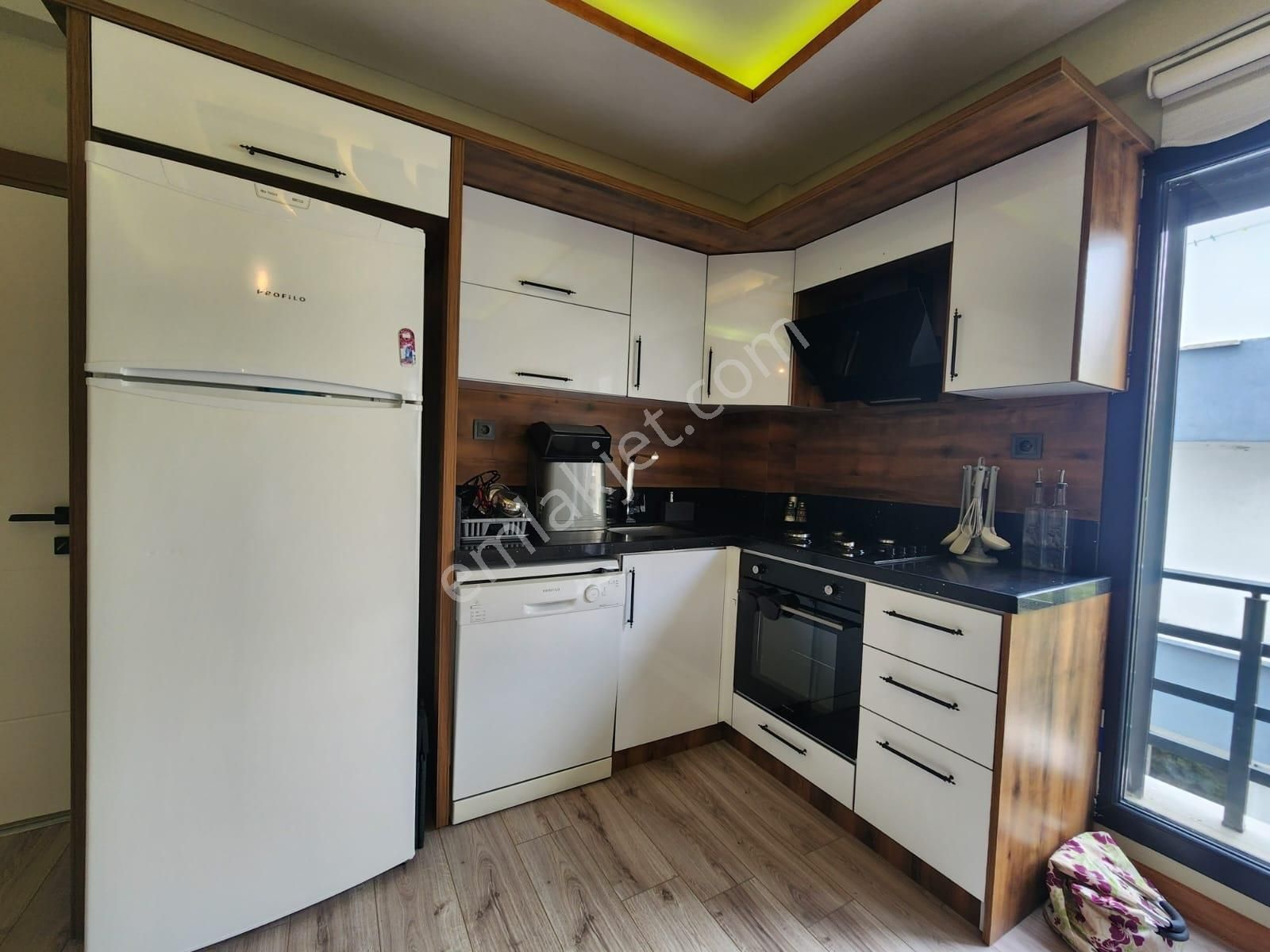 Yetkisi Kumsaldan Denize 100 Mt! Ara Kat Geniş_1+1_satılık Daire - Görsel 5