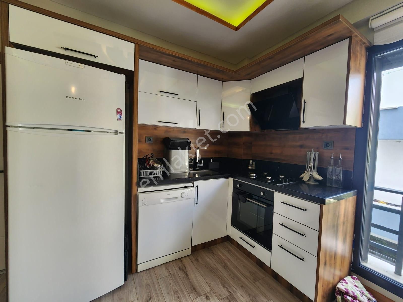 Yetkisi Kumsaldan Denize 100 Mt! Ara Kat Geniş_1+1_satılık Daire - Görsel 2