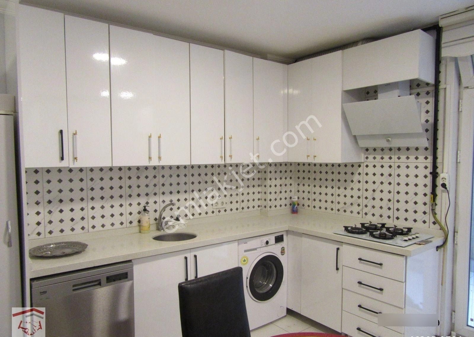 4.levent Emniyetevlerde 1+1 75m2 Eşyalı Satılık Daire