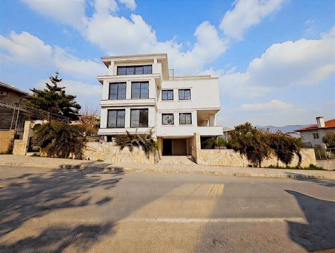 New Form'dan Kuyuluk'ta Satılık 5+2 Villa + 1000 M2 Bahçe - Görsel 10