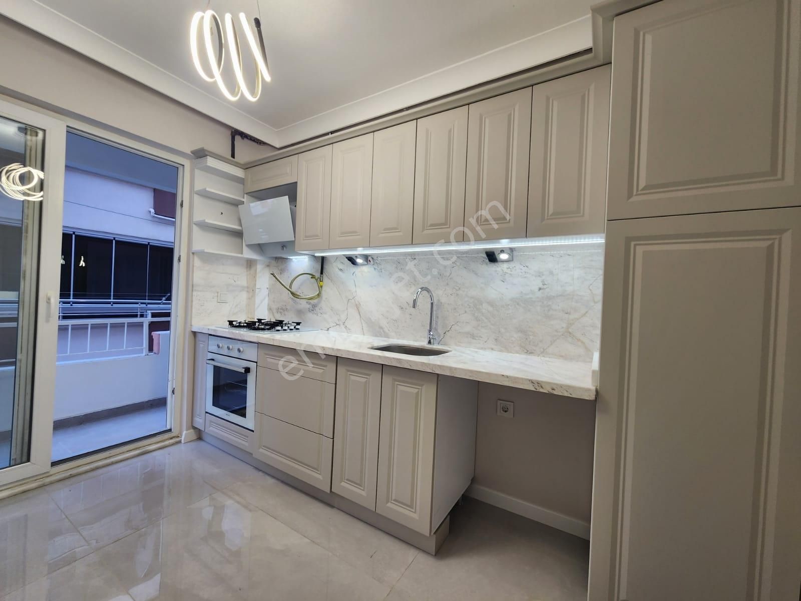 Kumsaldan Muhteşem Genişlikte_3+1_ön Cephe Ara Kat Satılık Daire - Görsel 2