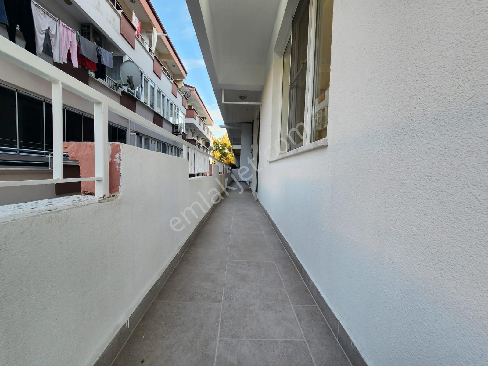 Kumsaldan Muhteşem Genişlikte_3+1_ön Cephe Ara Kat Satılık Daire - Görsel 8